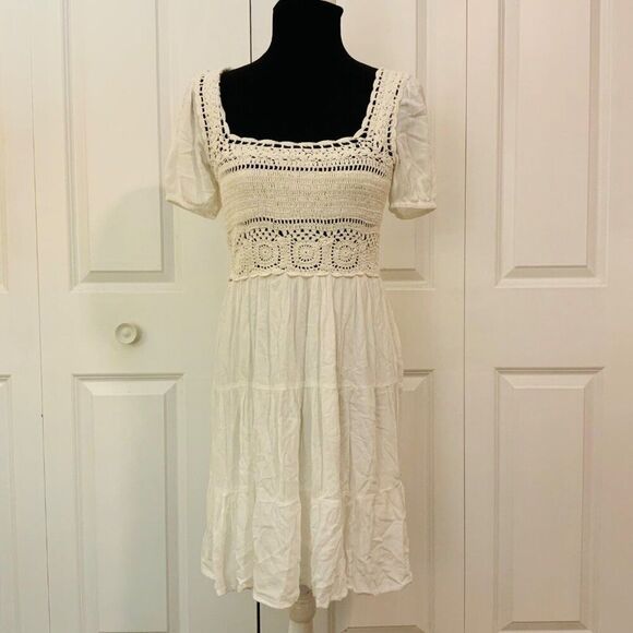 Jessica Simpson Dresses & Skirts - Jessica Simpson White Crocheted Gauze Short Sleeve Dress Medium